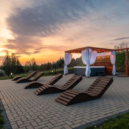 Chaty Skwirutowe Wzgorze - Domki Caloroczne Солина Екстер'єр фото